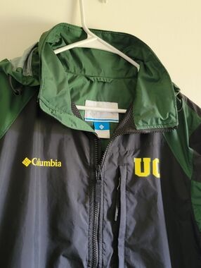 Columbia Men's Sz S College Oregon Ducks  Jacket With Hood LIKE NEW Lightweight
